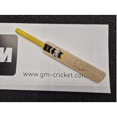 GM Halo Mini Cricketschläger Cricket Bat mit original Autogramm von Joe Root GM Halo Mini Cricketschläger Cricket Bat mit original Autogramm von Joe Root